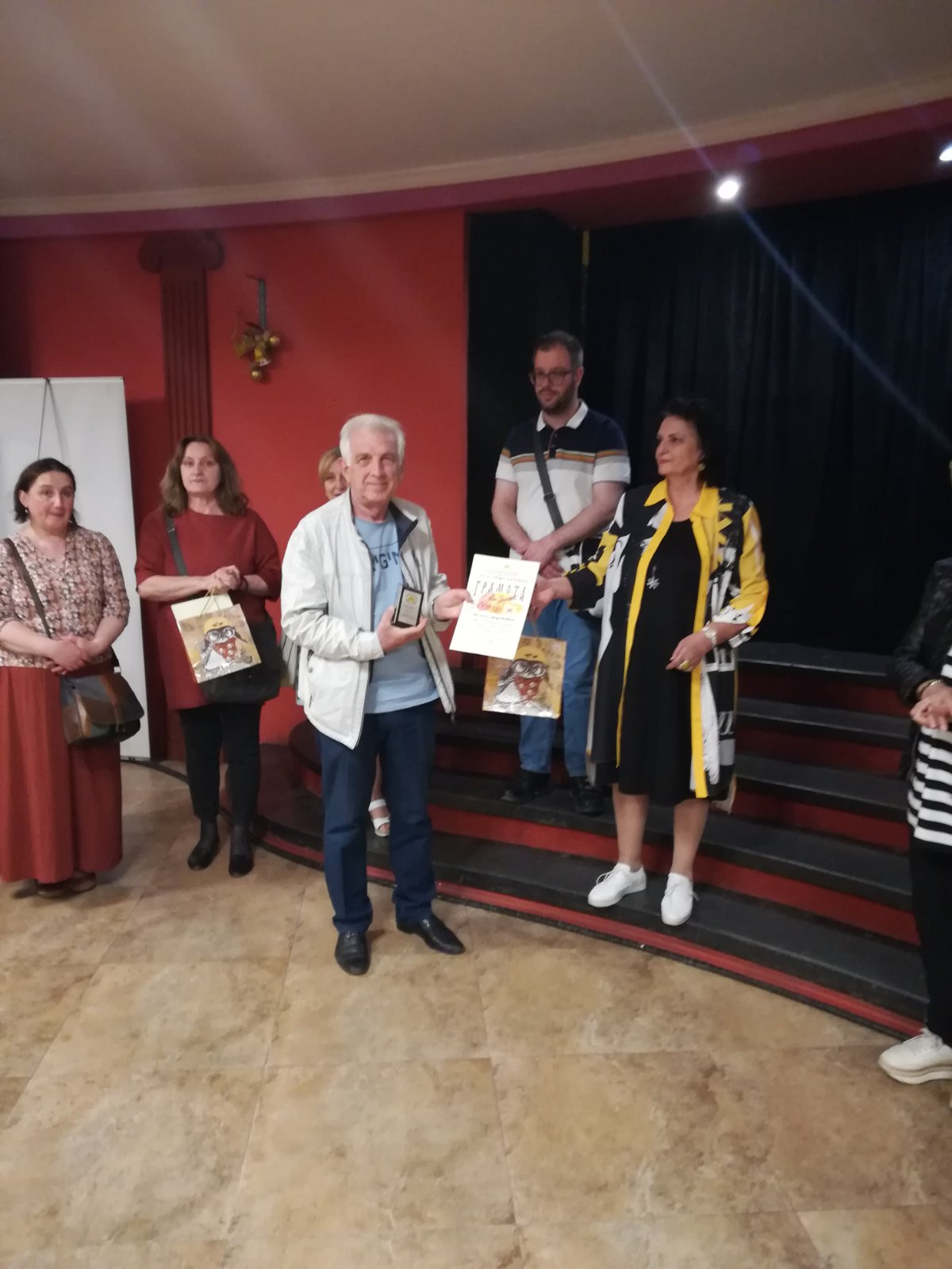 Изложба на читалищни школи по изобразително изкуство в НЧ Славянска беседа 19.05.2022