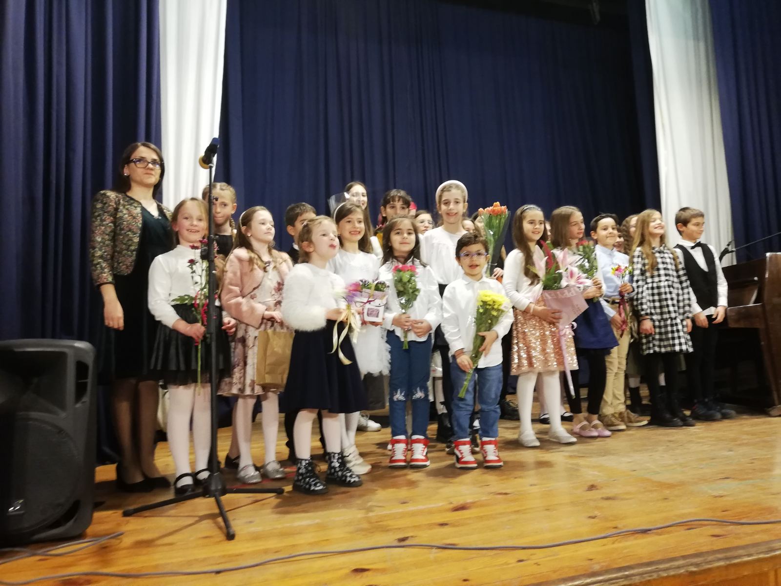 Концерт на Детски хор и класовете по пиа