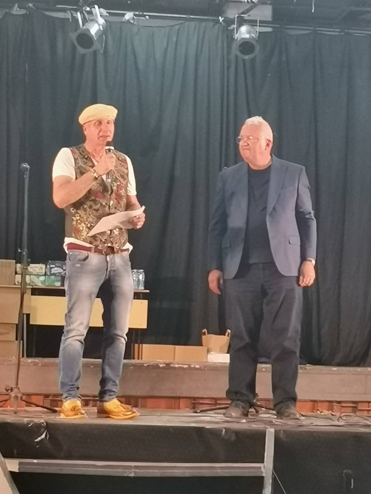 Участие на студиото за изобр. и-во в конкурса на ДК Средец